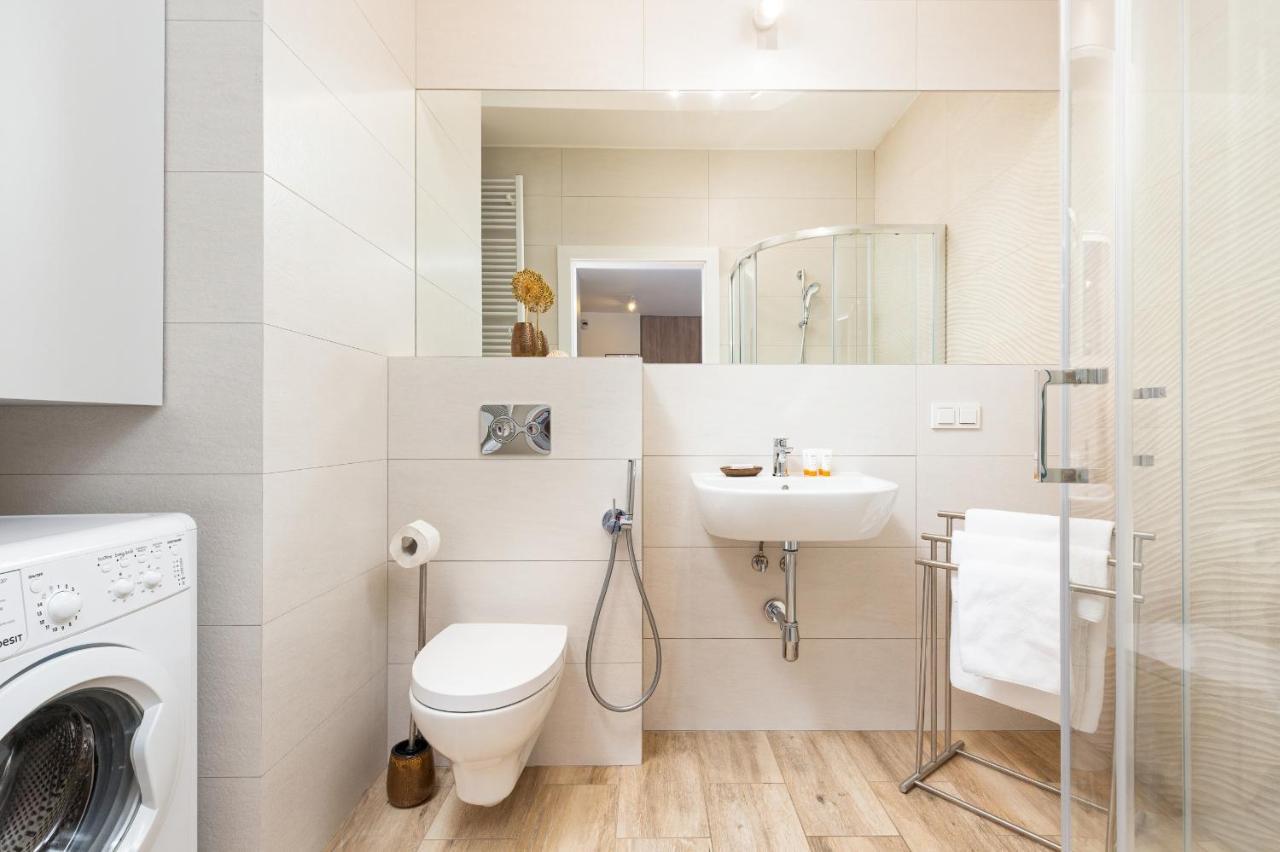 Metro Plocka Exquisite Apartments By Noclegi Renters Warsaw Luaran gambar