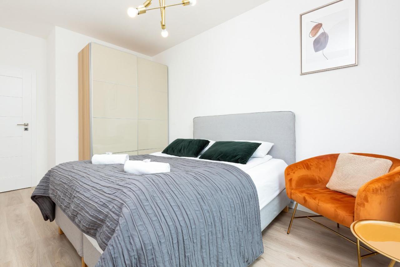 Metro Plocka Exquisite Apartments By Noclegi Renters Warsaw Luaran gambar