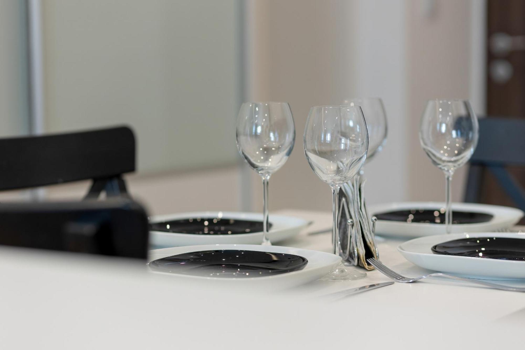 Metro Plocka Exquisite Apartments By Noclegi Renters Warsaw Luaran gambar